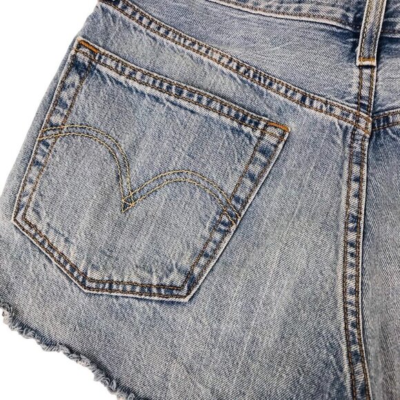 Levi’s 501 Light Wash Button Fly Distressed Denim Shorts Size W26 - Picture 5 of 10
